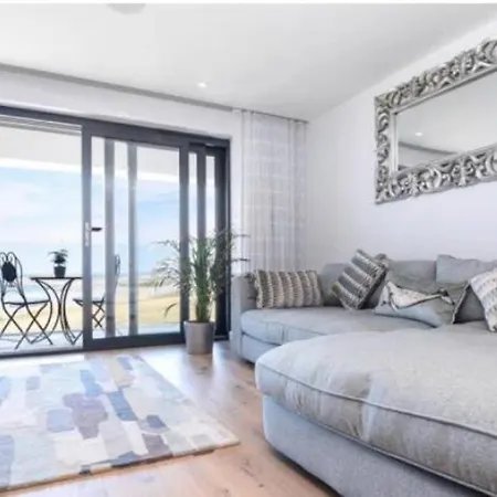 5 Star Fistral View * New Quay