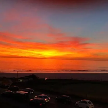 5 Star Fistral View * New Quay