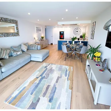 5 Star Fistral View * New Quay
